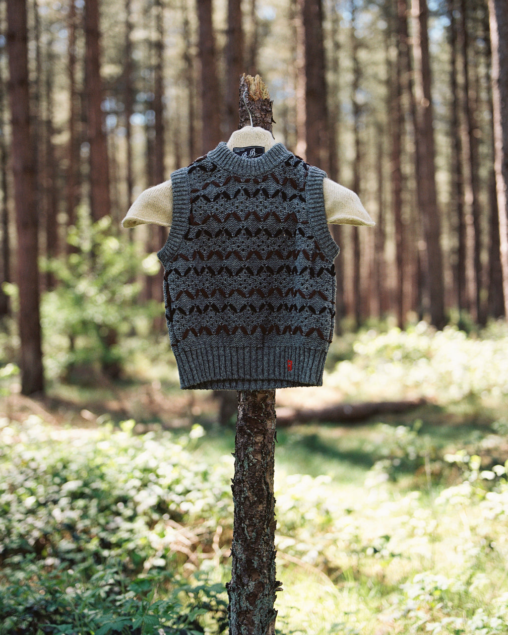 NEEL VEST
